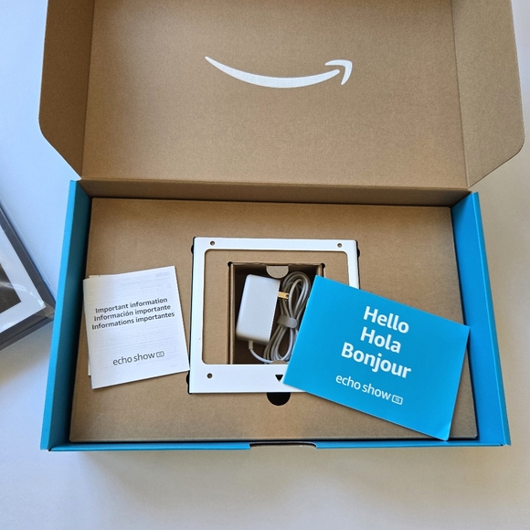 Alexa ECHO SHOW 15 Monitor Full HD Kitchen Hub Tablet Fire TV Screen Smart Home - Picture 3 of 8